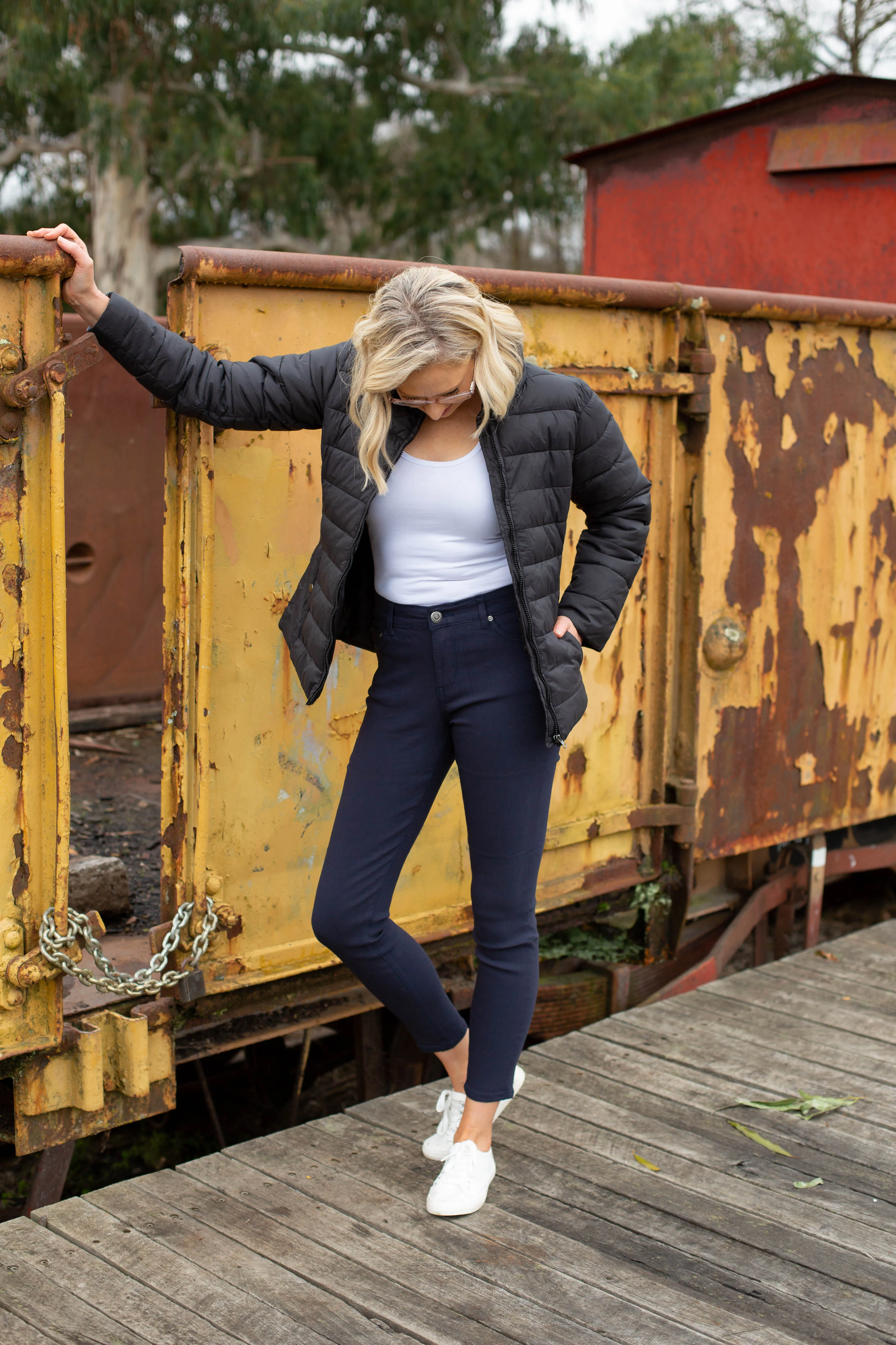 Austin Ultra Stretch Jean Pants in Navy