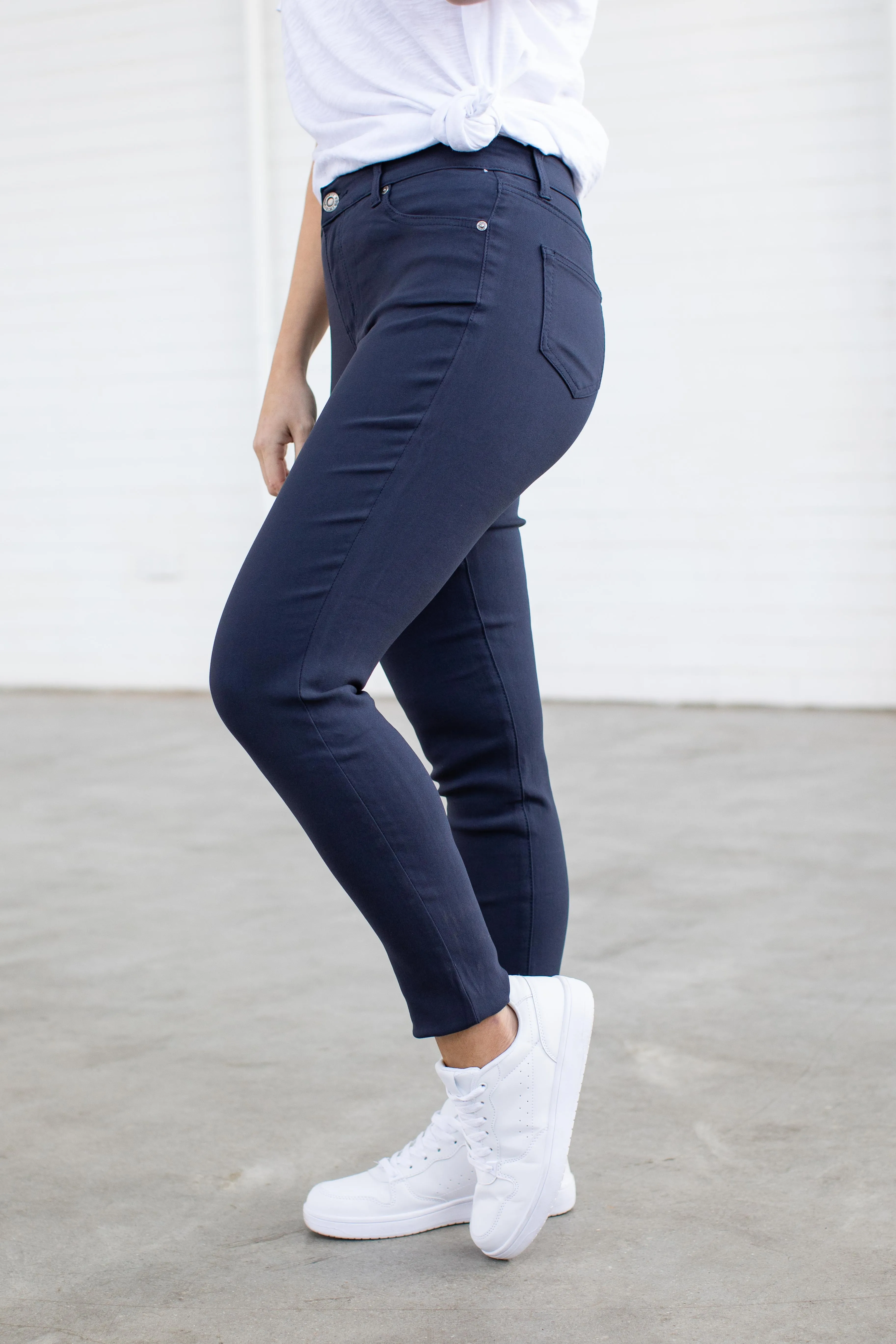 Austin Ultra Stretch Jean Pants in Navy