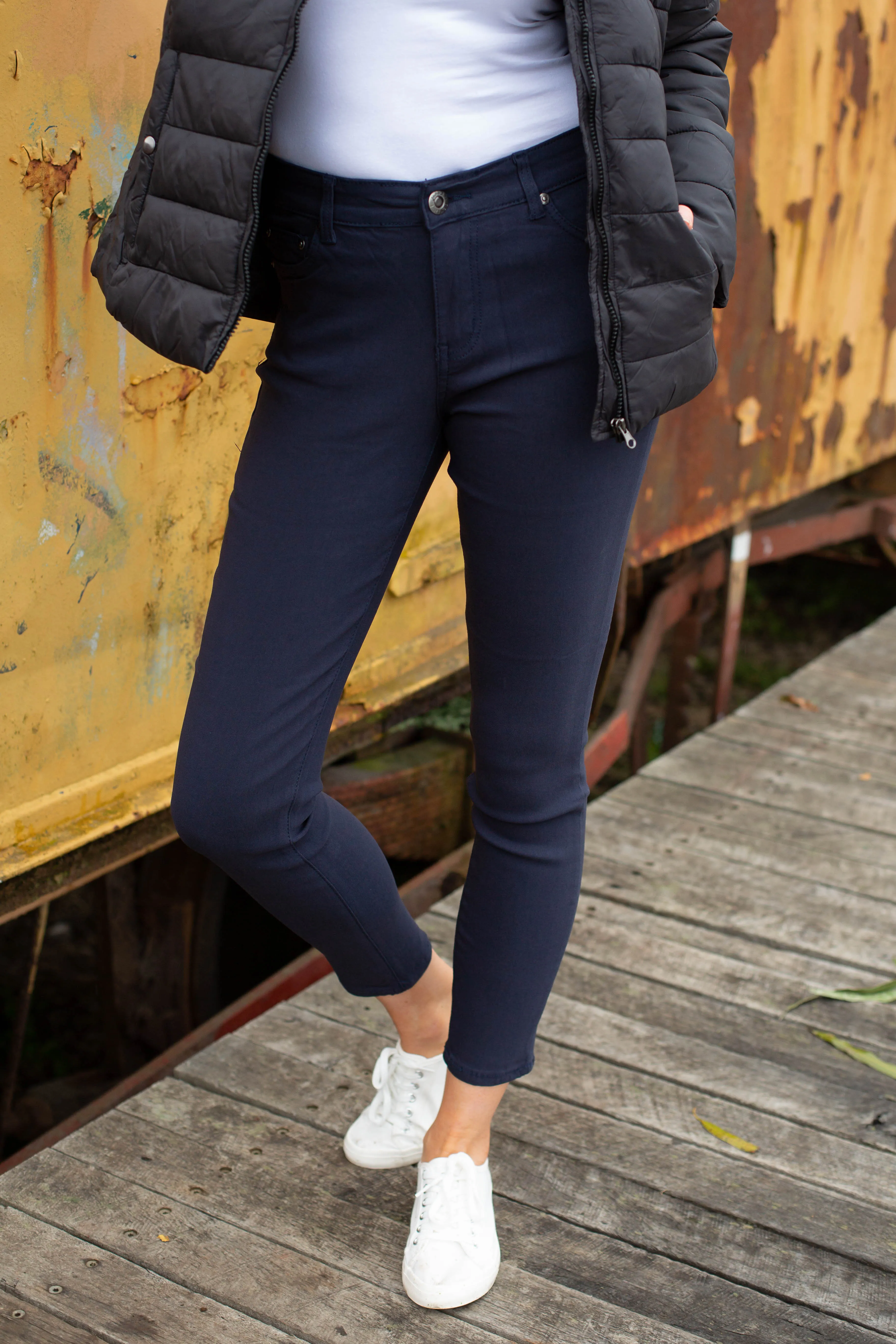 Austin Ultra Stretch Jean Pants in Navy