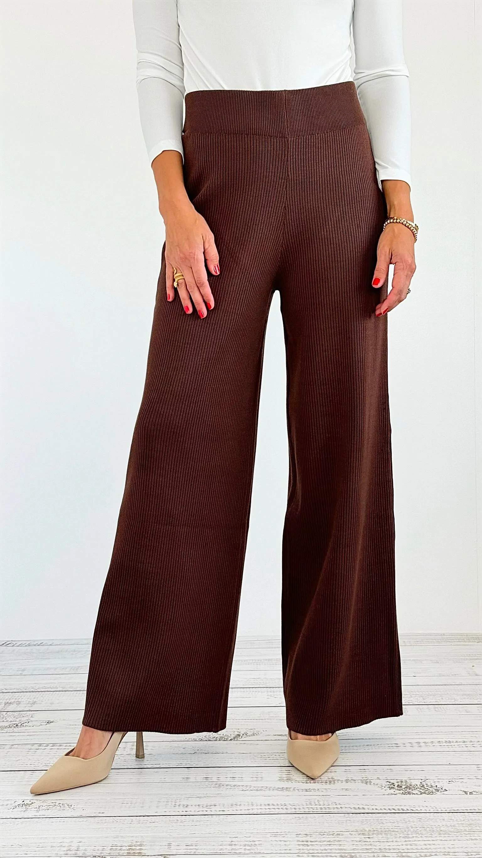 Chic Wide-Leg Knit Pants - Brown