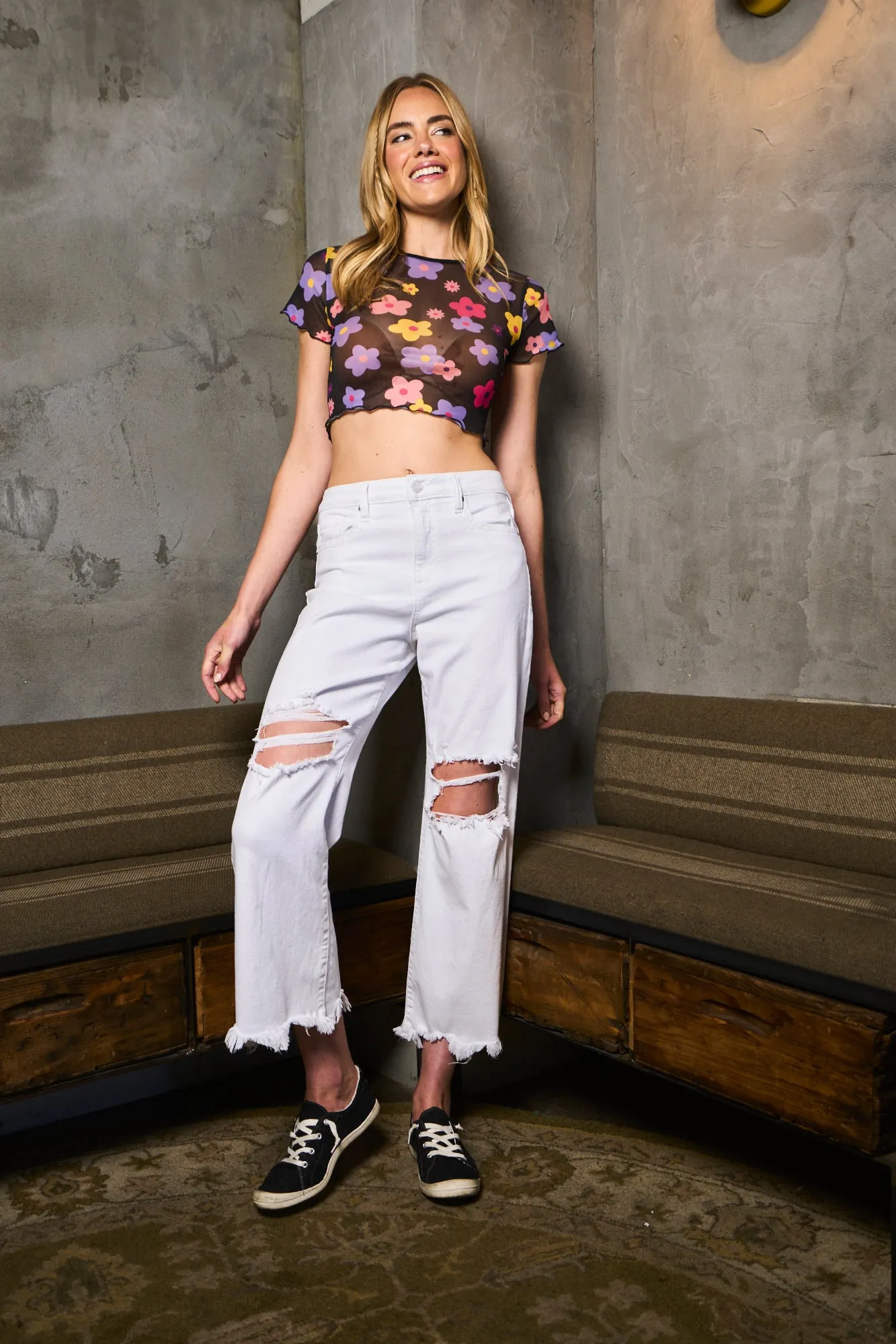 HIGH RISE CROPPED WIDE LEG WITH DESTROYED KNEES / SP-P11597