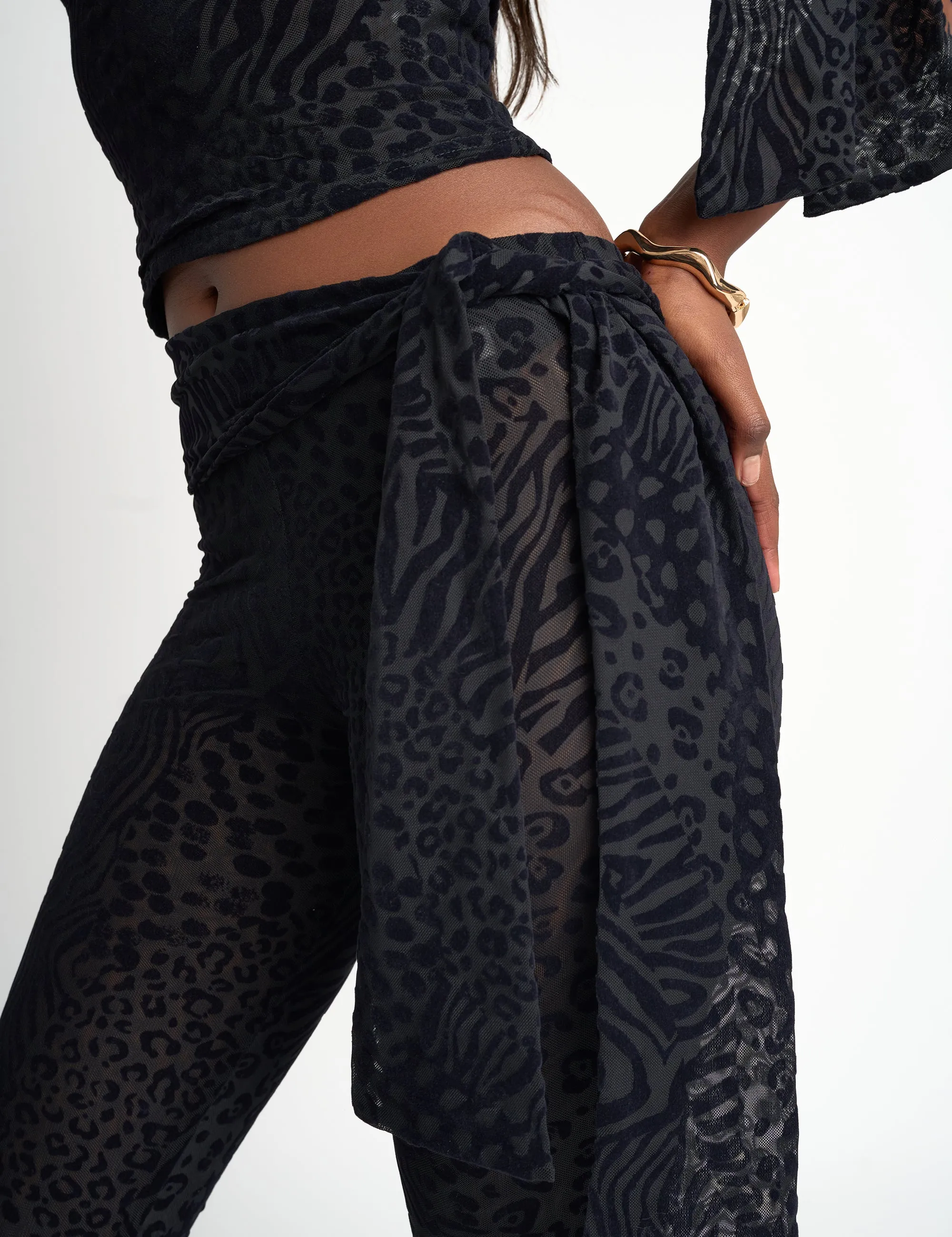 Knot Detail Tie Side Leopard Devore Capri Pants Black