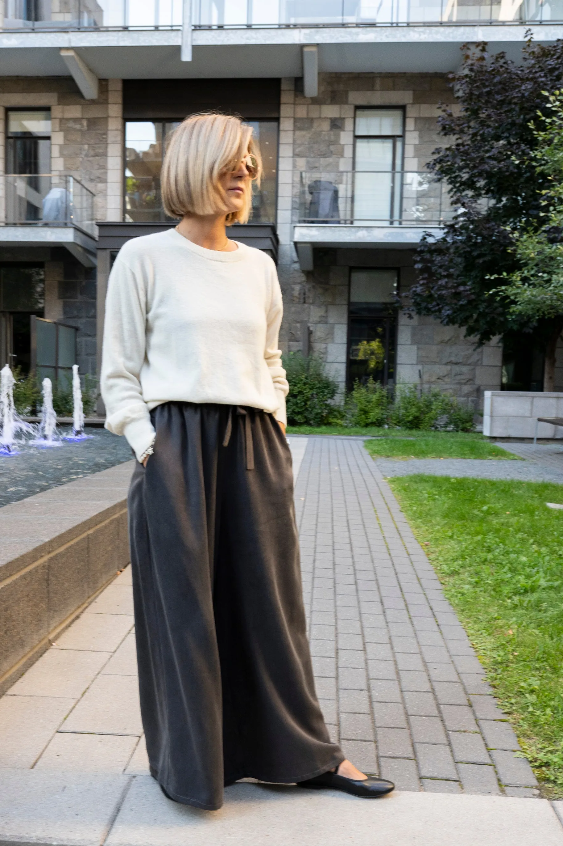 Wide-leg trousers